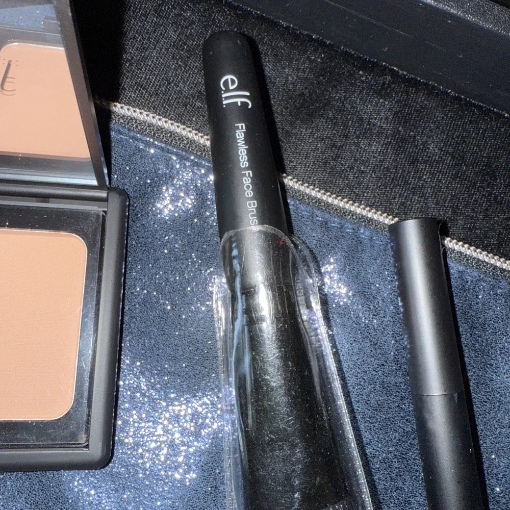 ❤ ELF Bronzer. Brush. Lip‎ Pencil And Bag.  3863